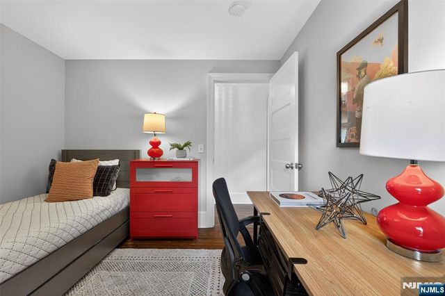 14 Gray Street, Montclair, NJ 07042