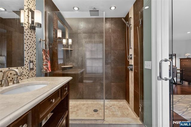 14 Gray Street, Montclair, NJ 07042