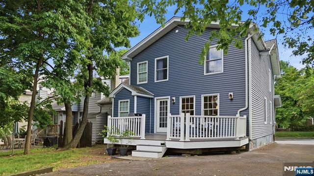 14 Gray Street, Montclair, NJ 07042