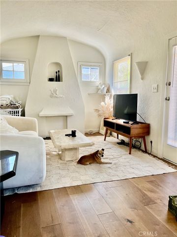 3202 Minneapolis, Los Angeles, CA 90039
