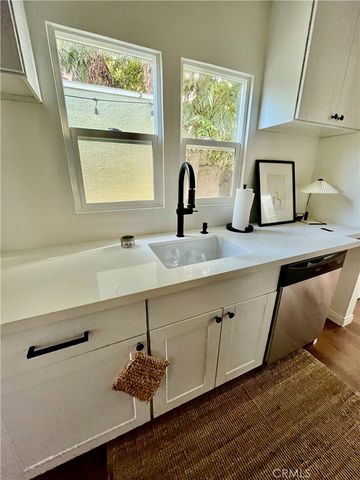 3202 Minneapolis, Los Angeles, CA 90039