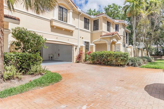 1611 Passion Vine Cir 12-2, Weston, FL 33326