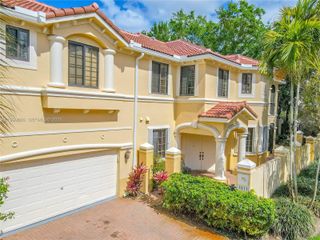 1611 Passion Vine Cir 12-2, Weston, FL 33326