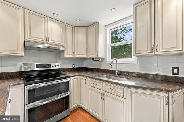 428 WALNUT AVE, Aldan, PA 19018