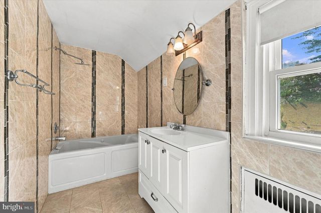 428 WALNUT AVE, Aldan, PA 19018