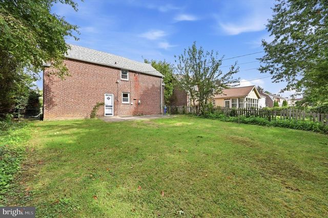 428 WALNUT AVE, Aldan, PA 19018