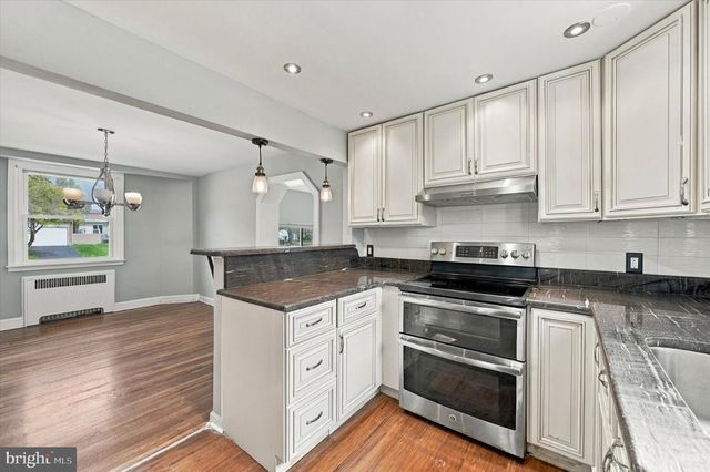 428 WALNUT AVE, Aldan, PA 19018