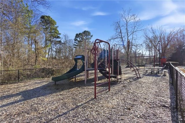 755 Willowwind Drive, Loganville, GA 30052