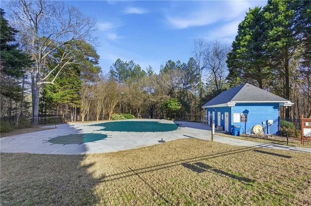 755 Willowwind Drive, Loganville, GA 30052