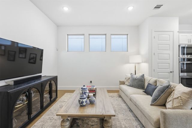 8116 Radnor Road, Dallas, TX 75231
