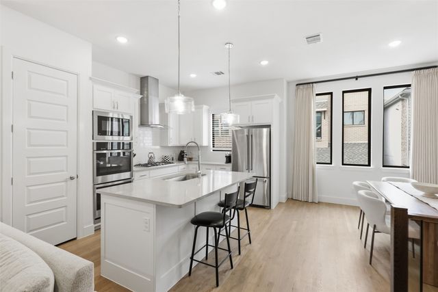 8116 Radnor Road, Dallas, TX 75231