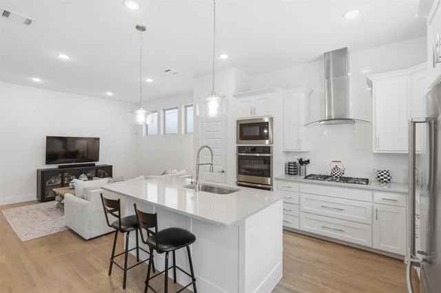 8116 Radnor Road, Dallas, TX 75231