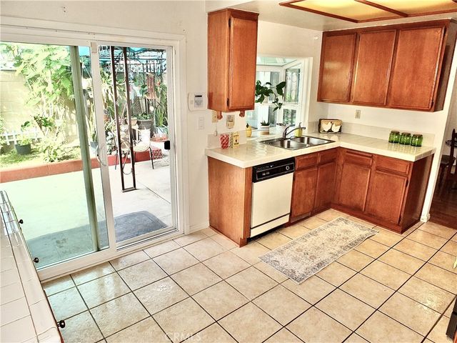 15121 Rancho Clemente, Paramount, CA 90723