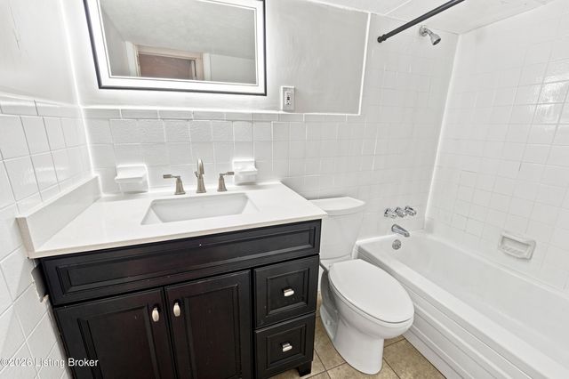 3455 Heatherfield Dr, Louisville, KY 40216