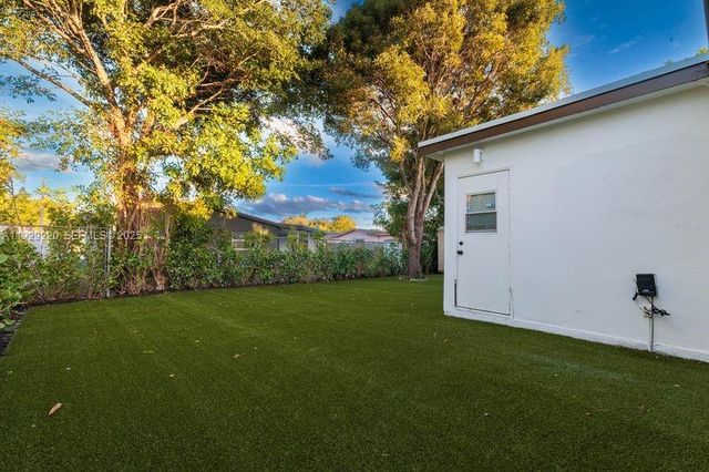 256 NW 78th Ter, Margate, FL 33063