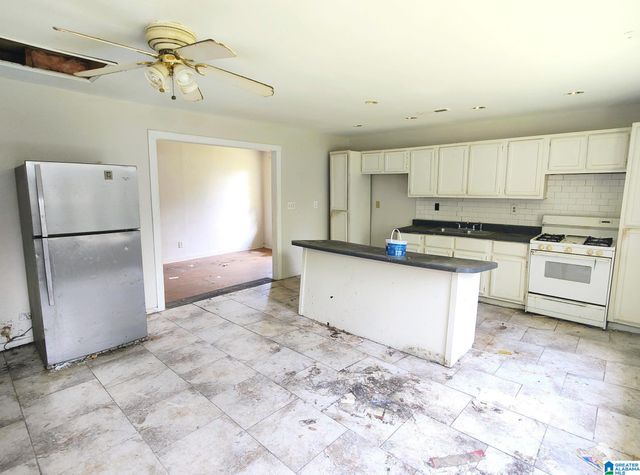 5 21ST COURT NW, Center Point, AL 35215