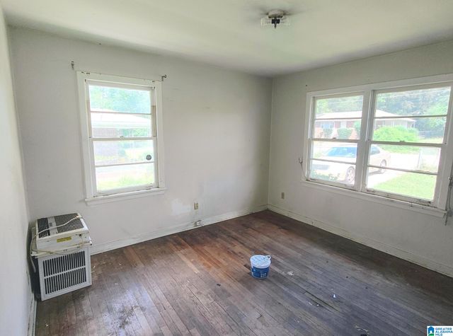 5 21ST COURT NW, Center Point, AL 35215