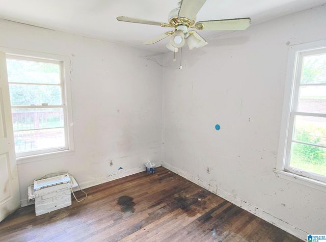 5 21ST COURT NW, Center Point, AL 35215