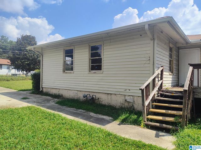 5 21ST COURT NW, Center Point, AL 35215