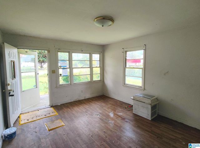 5 21ST COURT NW, Center Point, AL 35215