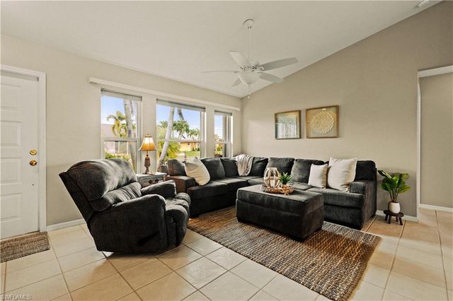 408 SE 23rd TER, Cape Coral, FL 33990