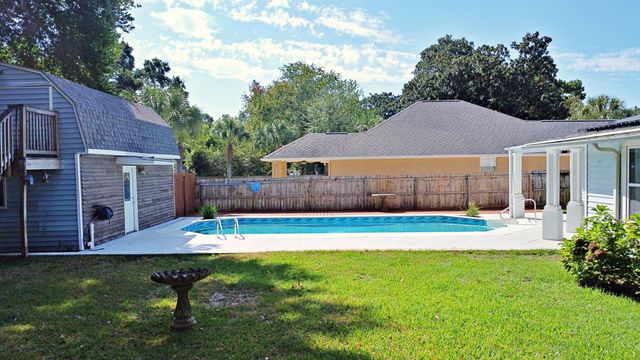 25 NW Memorial Parkway, Fort Walton Beach, FL 32548