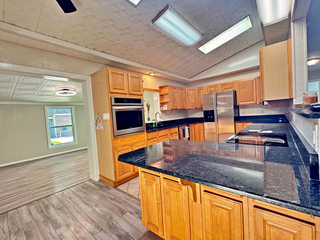 25 NW Memorial Parkway, Fort Walton Beach, FL 32548