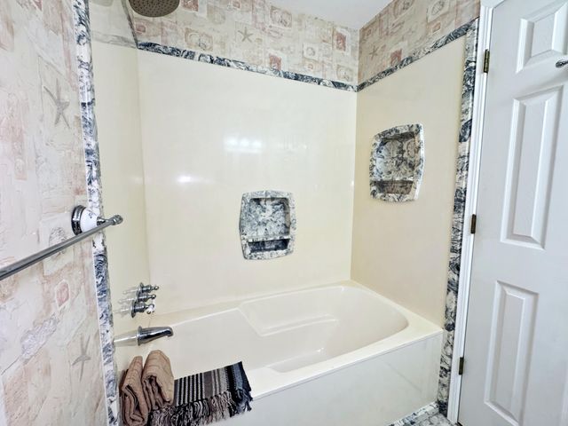 25 NW Memorial Parkway, Fort Walton Beach, FL 32548