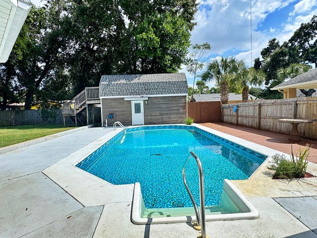 25 NW Memorial Parkway, Fort Walton Beach, FL 32548