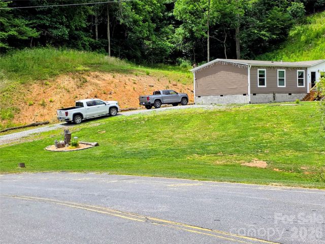 30 Evergreen Road, Burnsville, NC 28714