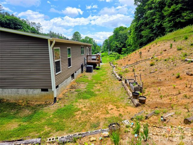 30 Evergreen Road, Burnsville, NC 28714