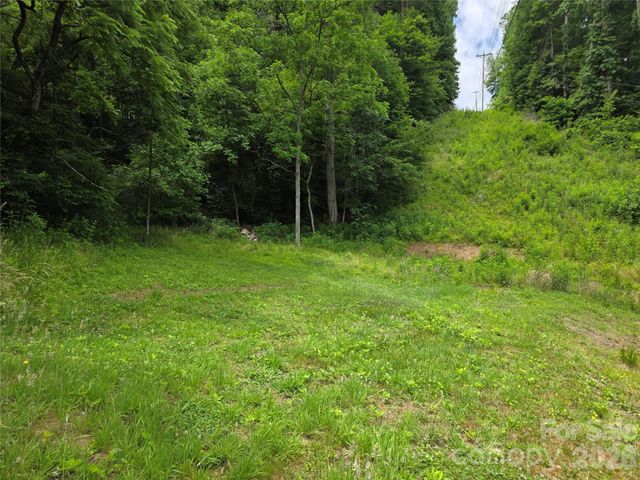 30 Evergreen Road, Burnsville, NC 28714