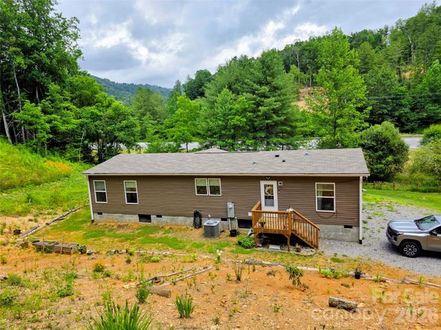 30 Evergreen Road, Burnsville, NC 28714