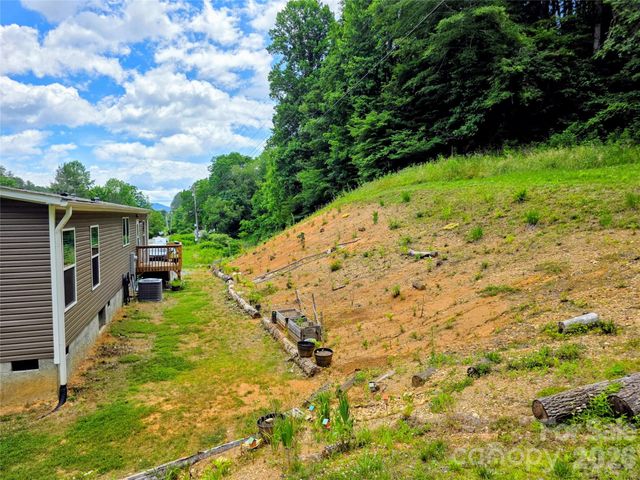 30 Evergreen Road, Burnsville, NC 28714