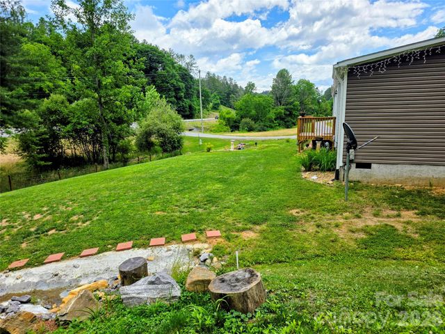 30 Evergreen Road, Burnsville, NC 28714