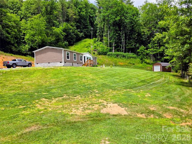 30 Evergreen Road, Burnsville, NC 28714