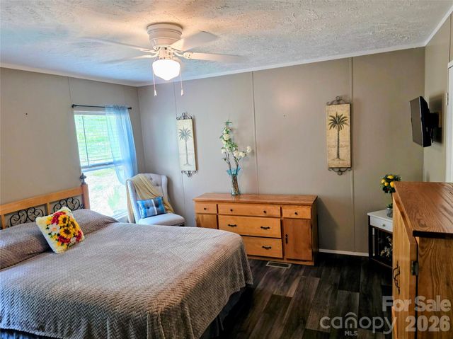 30 Evergreen Road, Burnsville, NC 28714
