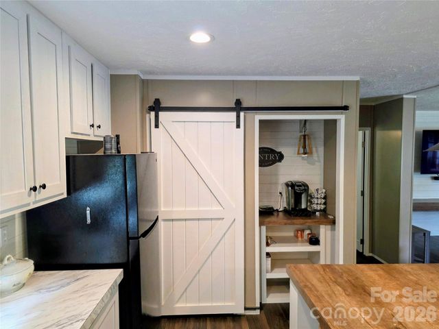 30 Evergreen Road, Burnsville, NC 28714