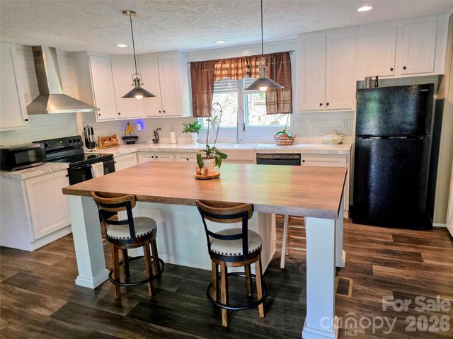 30 Evergreen Road, Burnsville, NC 28714