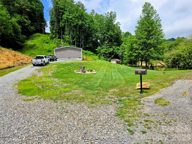 30 Evergreen Road, Burnsville, NC 28714