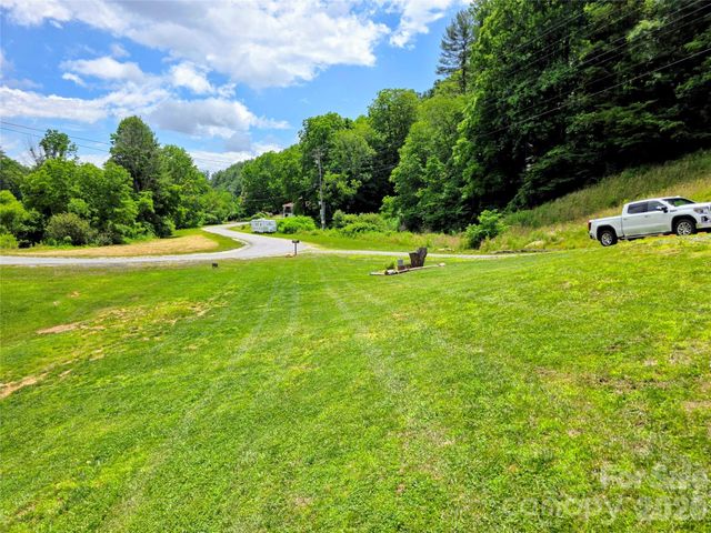 30 Evergreen Road, Burnsville, NC 28714