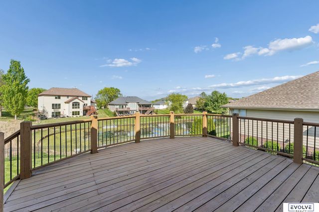 4908 Shoreline Circle, Bellevue, NE 68133