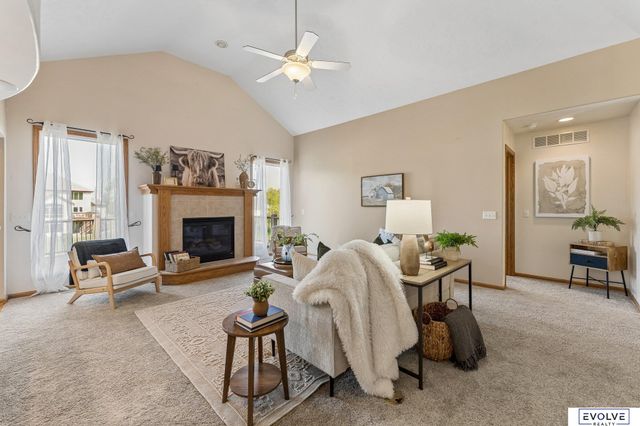 4908 Shoreline Circle, Bellevue, NE 68133