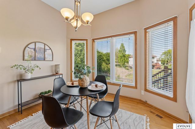 4908 Shoreline Circle, Bellevue, NE 68133