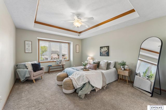 4908 Shoreline Circle, Bellevue, NE 68133