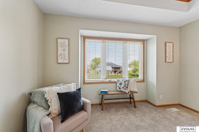4908 Shoreline Circle, Bellevue, NE 68133