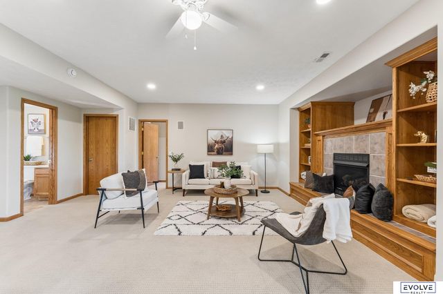 4908 Shoreline Circle, Bellevue, NE 68133