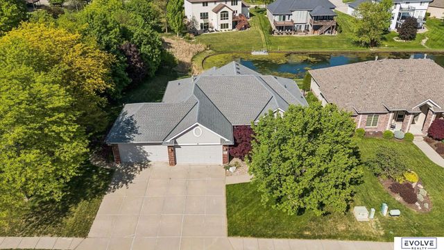 4908 Shoreline Circle, Bellevue, NE 68133