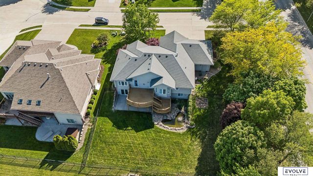 4908 Shoreline Circle, Bellevue, NE 68133