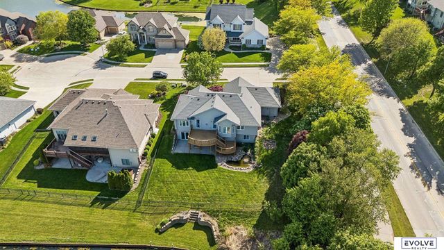 4908 Shoreline Circle, Bellevue, NE 68133